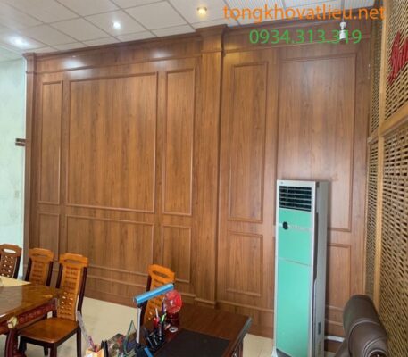 nhựa giả gỗ ốp tường