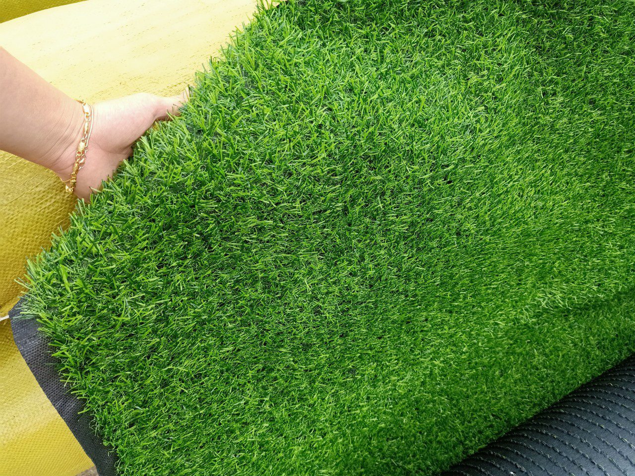 cách lắp thảm cỏ nhân tạo
