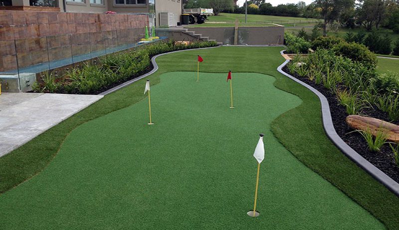 Các yếu tố cần lưu ý khi chọn thảm cỏ sân golf.